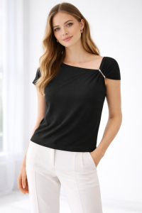 Bluzka dzianinowa marki Bialcon w kolorze czarnym