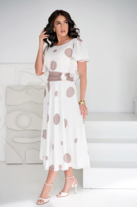 Elegancka sukienka Bomak w beżowe grochy 