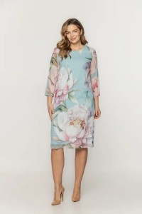 Zwiewna sukienka Bialcon z printem kwiatowym.