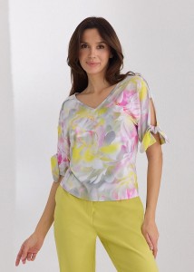 Trykotowa bluzka Salko w kwiatowy wzór 