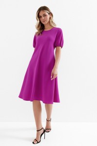 Rozkloszowana sukienka Emoi w kolorze fioletowym